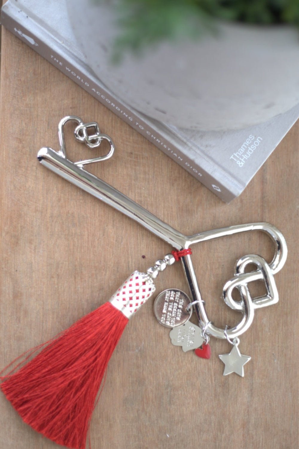 Lucky Key Wall Hanging in Silver with Green Tassel - Stylish Luck Home Decor | Hamsa \ Hand Of Fatima | Good Luck Gifts