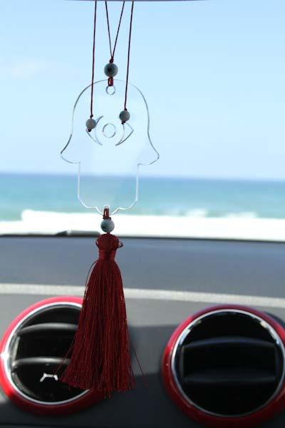 Clear acrylic car charm Hamsa Hanging with white tassel - stylish luck home decor תליון רכב • תליון רכב חמסה • חמסה לרכב • שמירה לרכב • תליון לרכב מעוצב • עין לרכב • סמלי מזל • מתנה לרכב חדש • מתנה לנהג חדש • Stylish Luck • מיוצר בישראל