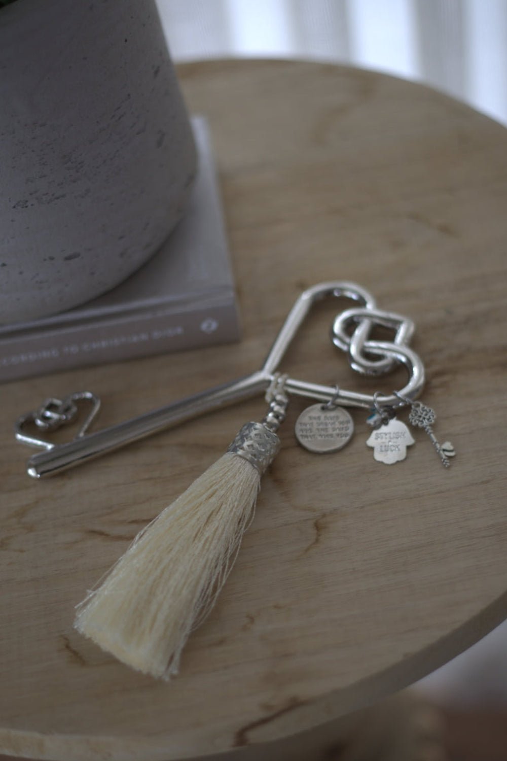 Lucky Key Wall Hanging in Silver with Green Tassel - Stylish Luck Home Decor | Hamsa \ Hand Of Fatima | Good Luck Gifts