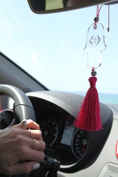 Clear acrylic car charm Hamsa Hanging with white tassel - stylish luck home  decor תליון רכב • תליון רכב חמסה • חמסה לרכב • שמירה לרכב • תליון לרכב מעוצב • עין לרכב • סמלי מזל • מתנה לרכב חדש • מתנה לנהג חדש • Stylish Luck • מיוצר בישראל
