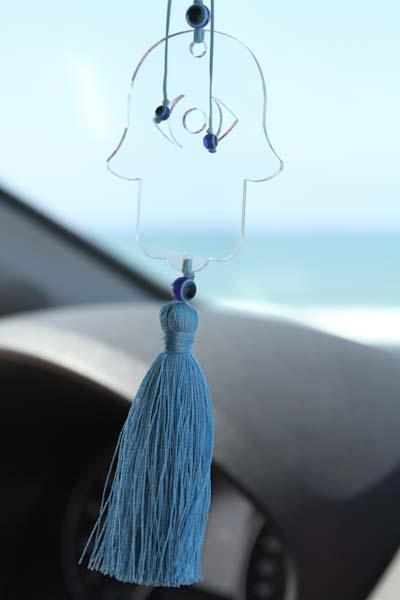 Clear acrylic car charm Hamsa Hanging with white tassel - stylish luck home  decor תליון רכב • תליון רכב חמסה • חמסה לרכב • שמירה לרכב • תליון לרכב מעוצב • עין לרכב • סמלי מזל • מתנה לרכב חדש • מתנה לנהג חדש • Stylish Luck • מיוצר בישראל
