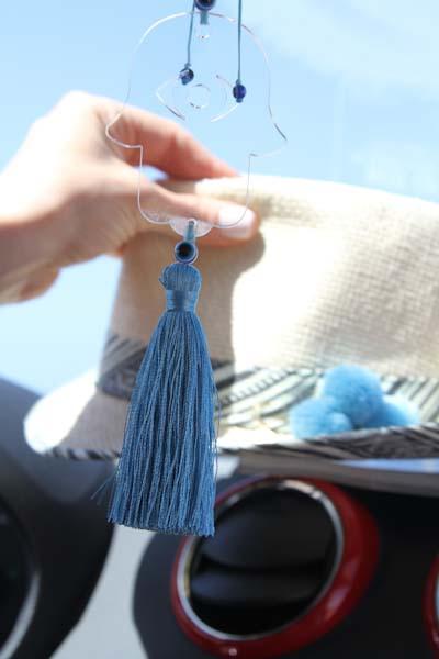 Clear acrylic car charm Hamsa Hanging with white tassel - stylish luck home  decor תליון רכב • תליון רכב חמסה • חמסה לרכב • שמירה לרכב • תליון לרכב מעוצב • עין לרכב • סמלי מזל • מתנה לרכב חדש • מתנה לנהג חדש • Stylish Luck • מיוצר בישראל
