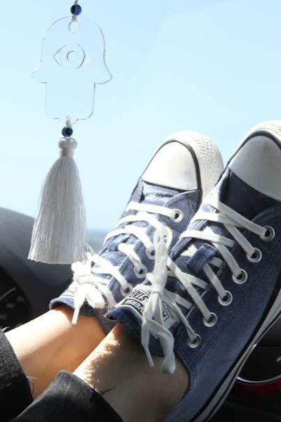 Clear acrylic car charm Hamsa Hanging with white tassel - stylish luck home  decor תליון רכב • תליון רכב חמסה • חמסה לרכב • שמירה לרכב • תליון לרכב מעוצב • עין לרכב • סמלי מזל • מתנה לרכב חדש • מתנה לנהג חדש • Stylish Luck • מיוצר בישראל

